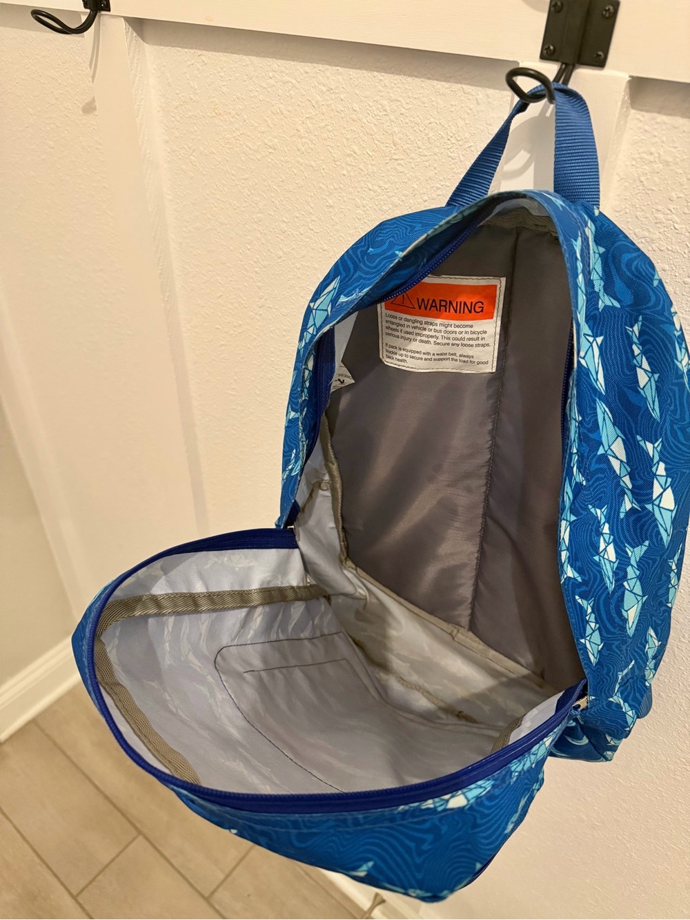 L.L. Bean Boys Shark Backpack & Matching Lunchbox - Picture 3 of 5